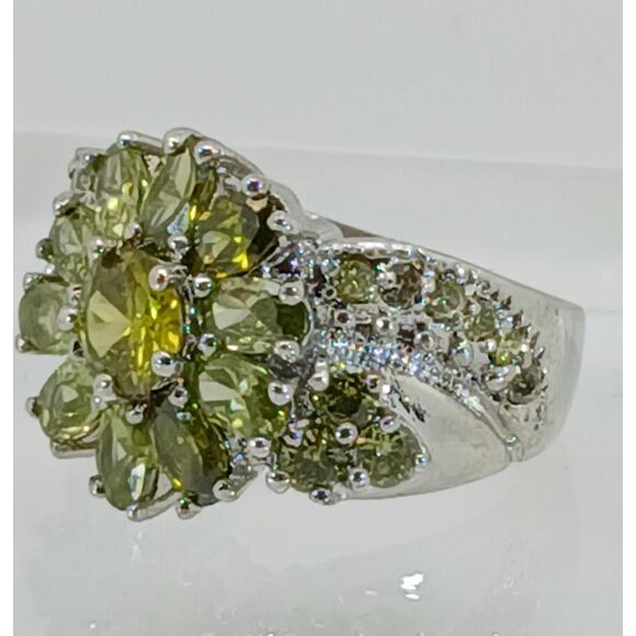Vintage Ring Size 5.25 Silver Tone White Gold GP Lemon Olivine CZ Floral Cluster - Picture 2 of 10